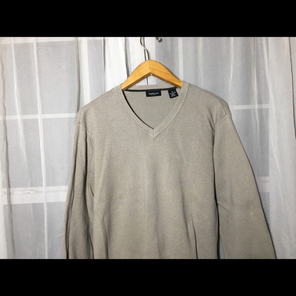 Men’s Van Heusen Tan V Neck Sweater Size Medium - Picture 4 of 6